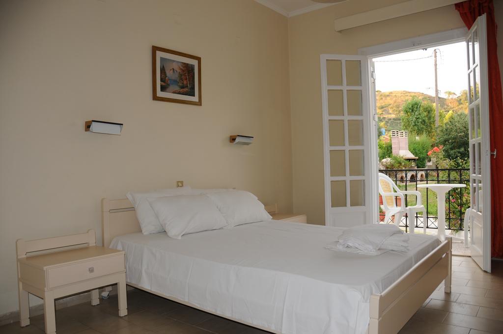 Vicky'S Garden Apartment Kalamaki  Ngoại thất bức ảnh