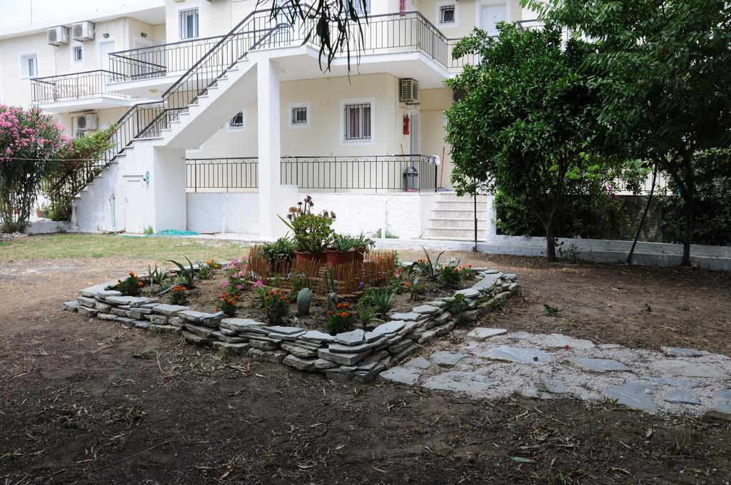 Vicky'S Garden Apartment Kalamaki  Ngoại thất bức ảnh