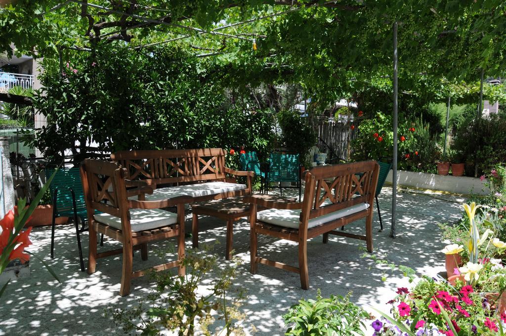 Vicky'S Garden Apartment Kalamaki  Ngoại thất bức ảnh