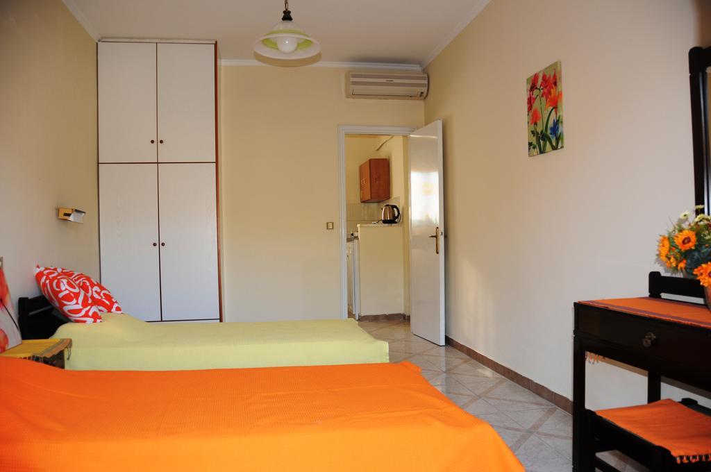 Vicky'S Garden Apartment Kalamaki  Ngoại thất bức ảnh