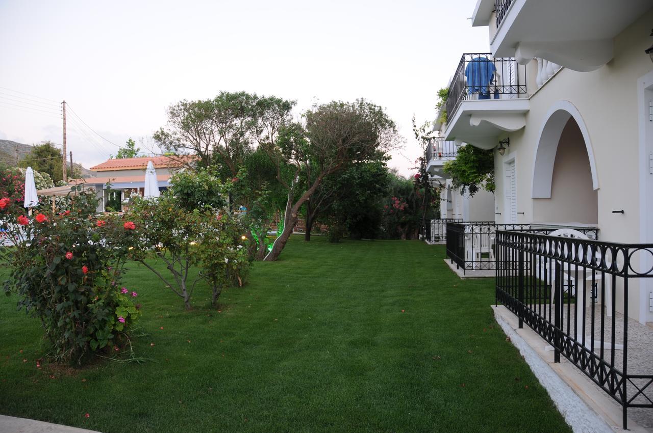 Vicky'S Garden Apartment Kalamaki  Ngoại thất bức ảnh