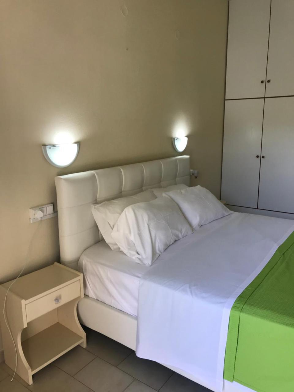 Vicky'S Garden Apartment Kalamaki  Ngoại thất bức ảnh